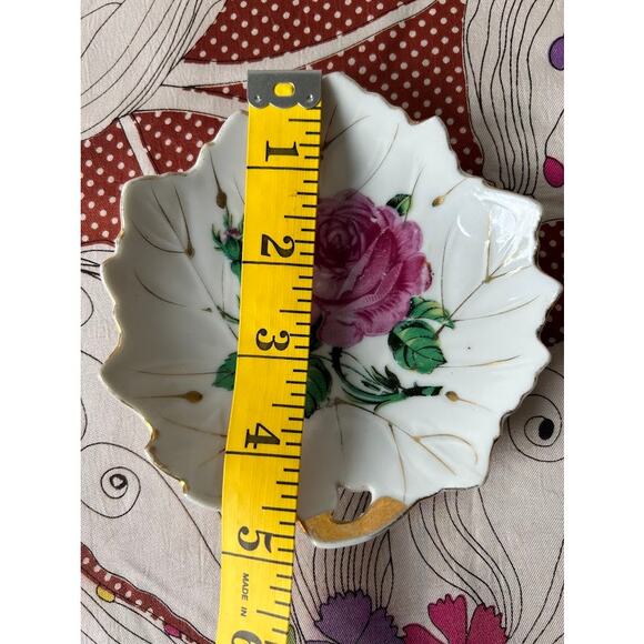 Vintage floral leaf plates 5" hand painted gold leaf set of 3 - Picture 9 of 10